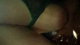 Le Pago a Una Chica para Que Me Haga Una Mamada en el Coche y Se Traga Mi Leche