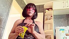 Cozinhando e metendo