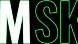 Hot teen stepdaughter fingers herself and teases horny stepdad by the pool