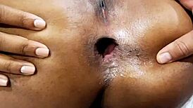 Migrante Latina Tiene Que Dar Su Gran Culo Para Entrar A Estados Unidos De America