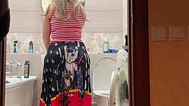 the stepmoms wide hips spread apart when they started fucking her in anal in the bathroom 😈