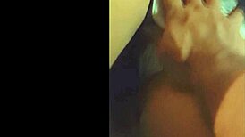 Enteada novinha no sofa de calcinha e lingirie