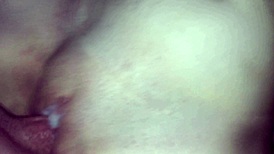 Kızıl milf'in sulu traş amı kocasından kreampie yiyor