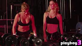 I-I Can't Believe This Amazing Big Tits Milf Model Is Doing Dead Lifts Before Her Hot Striptease, It's So Sexy!
