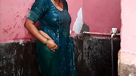 Nangi Wife Shows Clean Pussy And Big Breasts In Bathroom