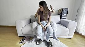 Tengo Ganas De Comer El Coño De Mi Amiga En Su Casa