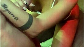 fodendo meia-irm� e gozando nela