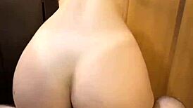 Teen Girlfriend Rides in Shower Passion