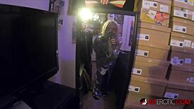 quarantine fun with tattooed chick leya falcon masturbating solo