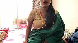 मराठी काकी ने आपला बाजू वाला काका सोबत केली झवाझवि 😍