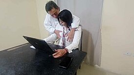 Saám kundu mojí nevlastní dceři