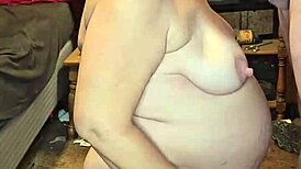 Pregnant Wife Receives Facial After Blowjob