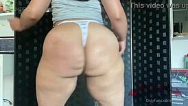 Nixlynka Claps Tight Latina Ass