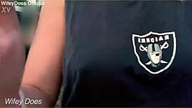 wifey daringly flashes on the street