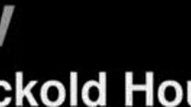 Ela Tem Uma Buceta Rosa Deliciosa Que Deixa Vários Caras Foderem À Vontade