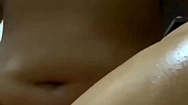 Se Masturba Para Mi Mientras Su Cornudo Esposo Trabaja!