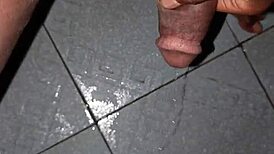 Check out straight guy peeing compilation, outdoor peeing scenes!