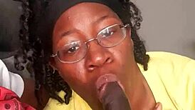 kyttkatt, how does the couch enhance your blowjob experience?