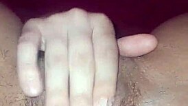 Hermoso toto de latina se viene rico deseando una lamida de lengua