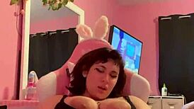 playing with my pussy