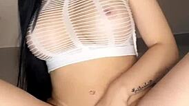 Latina Cachonda Jugando Con Su Dildo Favorito