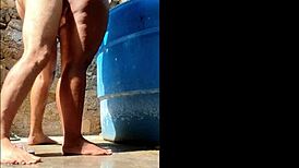 me salio caro bañarme en el patio termine con el culo full de semen