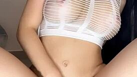 Latina Cachonda Jugando Con Su Dildo Favorito