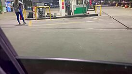 Frentista Fucks Gerente Intensely at Gas Station