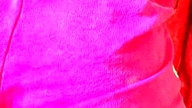 Meu padrasto me dá anal fora da minha casa e eles nos pegam sex toy