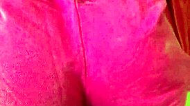 Meu padrasto me dá anal fora da minha casa e eles nos pegam sex toy