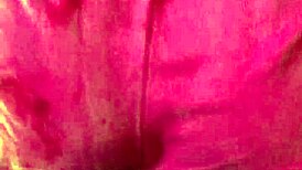 Meu padrasto me dá anal fora da minha casa e eles nos pegam sex toy