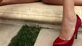 laurie vargas drinks sperm from thick dick after cumming!