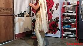 madam casually has sex with husband at home in saree chudai by localsex31