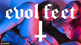 Lick my feet while fucking my pussy hard