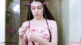 bold brunette queen showers then daddy milf action on sofa 😈🛁