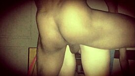 pareja argentina chills and vibes together casually