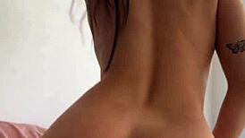 Brunette bodybuilder shakes huge ass and thick thighs dancing hard