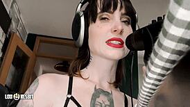 hey ever tried pegging asmr? lou nesbit pounds lia louise 😈🔥