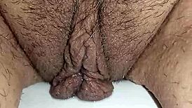 Puttana teases solo in toilet 🚽😈