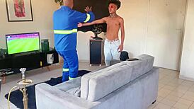 Net tech sneaks in to fuck the funkeiro stepson hard