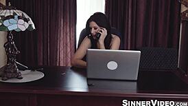 derrick pierce fingers brooklyn gray's eager trimmed pussy then bangs her sideways rough