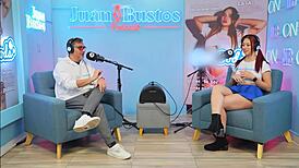 😍 colombian loren late rides fuck machine in skirt to 7 wet orgasms on podcast!