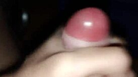 BANGING GROUP WANK TO MASSIVE CUMSHOT