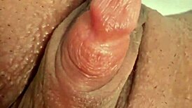 você já viu sua esposa gemendo com pauzão na buceta?