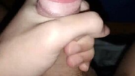 BANGING GROUP WANK TO MASSIVE CUMSHOT