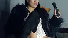 Blue Reveals Big Wet Pussy Surprise Close-Up