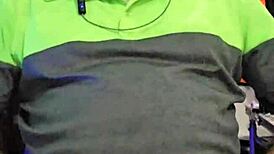 damn ezsosa flashes curvy fat body on bedroom cam