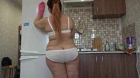 fat russian bbw finds dildo during cleaning inserts anal for orgasm