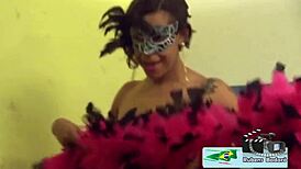 deu pro baixinho do buteco doggystyle com meu cuzinho guloso