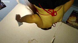 BRUNETTE BABE'S SHAVED PUSSY UP SKIRT REVEAL